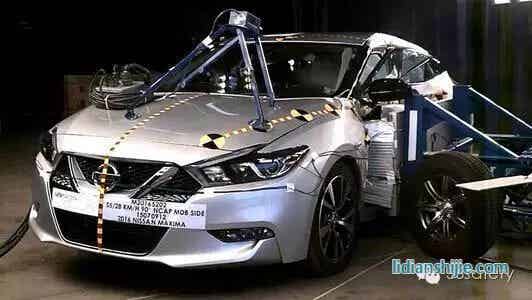 全球首款應用磷酸鐵鋰離子電池的插電式油電混合動力車