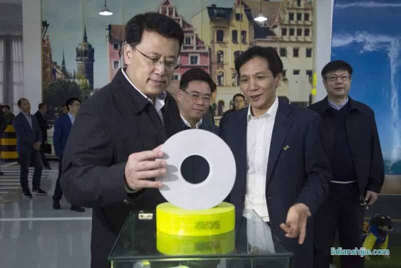 省長(zhǎng)袁家軍在道明光學(xué)股份有限公司視察