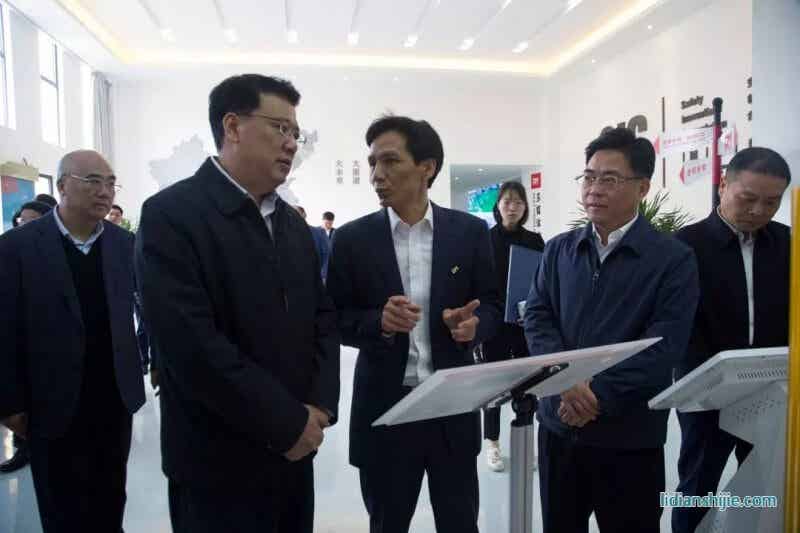 省長(zhǎng)袁家軍在道明光學(xué)股份有限公司視察