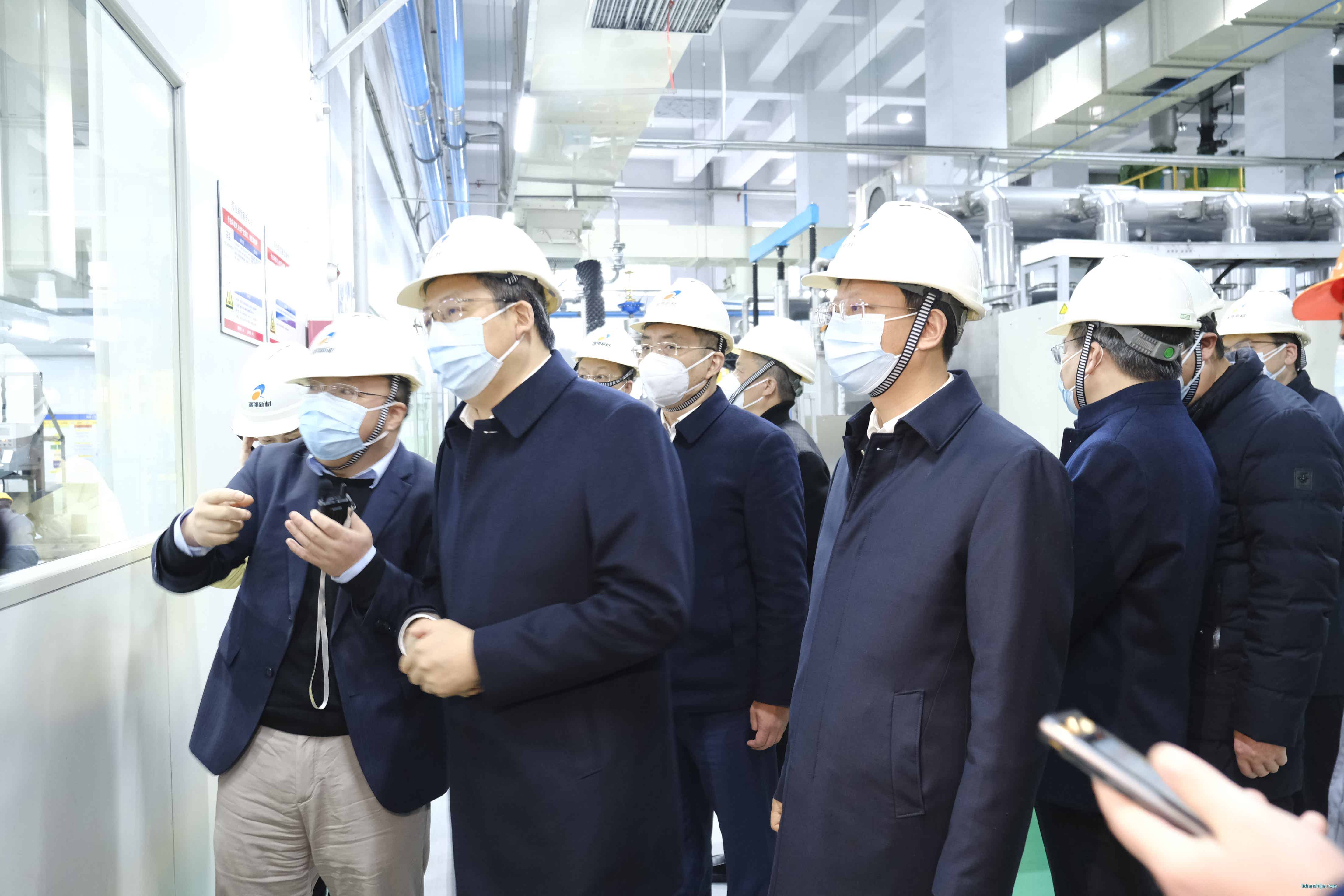 南通市委副書(shū)記、代市長(zhǎng)吳新明來(lái)瑞翔新材調(diào)研