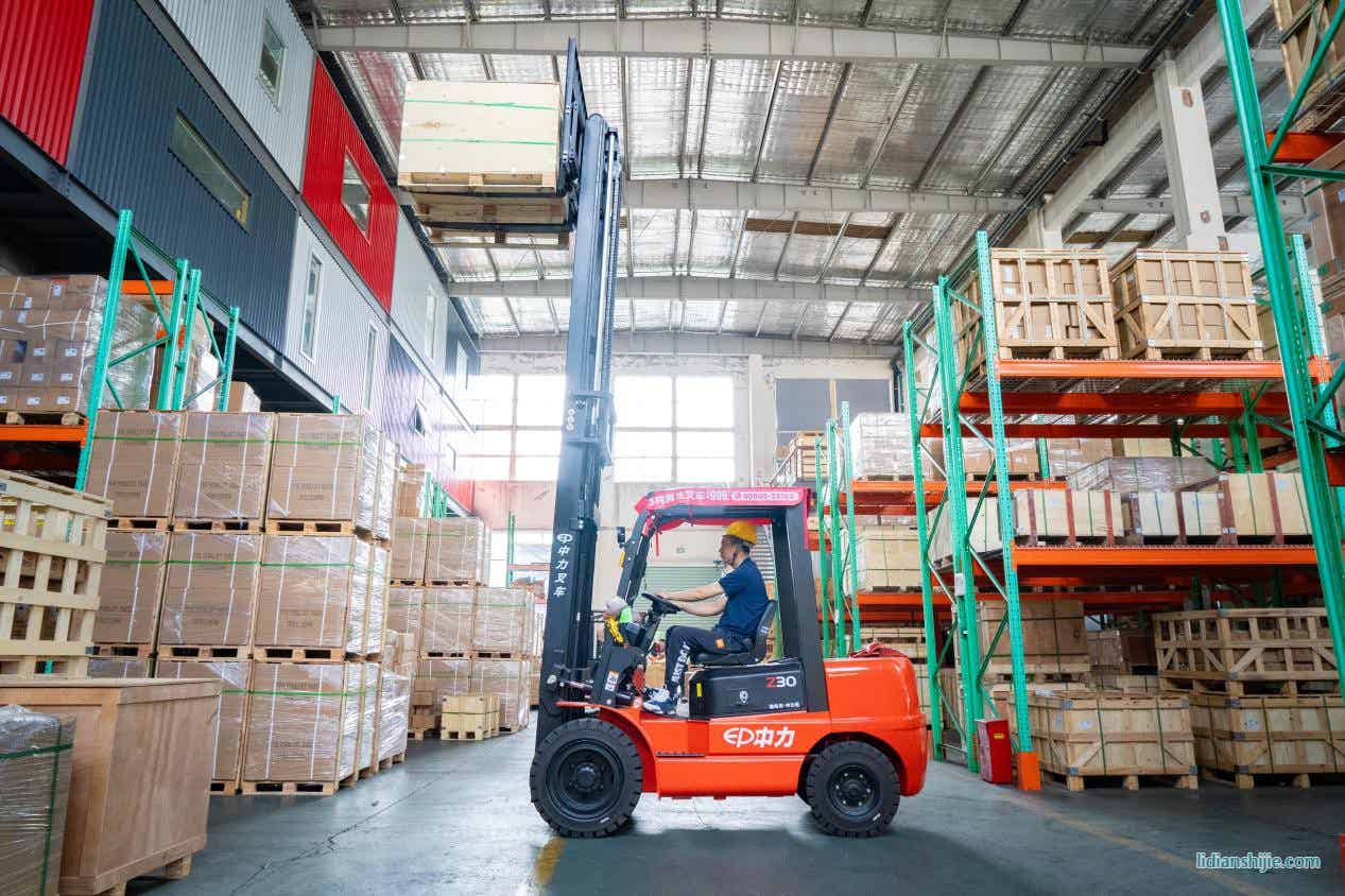 中力再生鋰電叉車 中力再生鋰電叉車